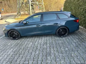 CUPRA Leon ST. VZ 4Drive DSG PANO AHK MATRIX Sennheiser 5J. G