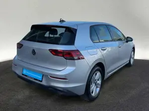 Volkswagen Golf VIII 1.5 TSI Life Navi Sitzhzg LED CarPlay Bild 5