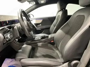 Mercedes-Benz CLA 250 e EU6d Navi PDC Widescreen Burmester Bild 5