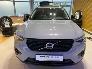 Volvo XC40 B4 B DKG Plus Dark Panoramadach WKR LED Bild 2