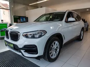 BMW X3 xDrive 20i Advantage Navi+SHZ+KlimaA+PDC Bild 2