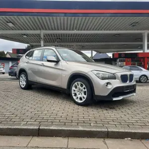 BMW X1 X1 sDrive18i TOP Zustand neuer TÜV Service!!!!