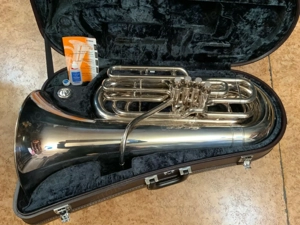 tuba yamaha profi 621S