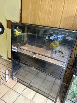 Terra fix 90 tower mit 2 Terrarien zur abgabe 