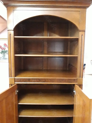 Wohnzimmerschrank mit 2 Türen aus Massivholz Birnbaum Bild 2