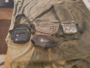 bauchtaschen   umhängetaschen 