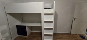 Hochbett mit Schrank und Schreibtisch
