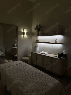 Entspannende Massage und männliche Energie