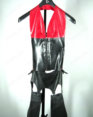 Diverse Latexoutfits zu verschenken, gegen Profi-Fotoshooting Bild 3