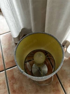 Nachttischlampe grau