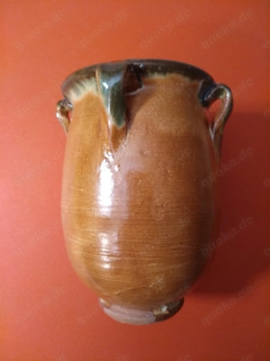Kleine Vase bzw. Blumentopf mit 4 Henkeln, einer Amphore ähnlich	