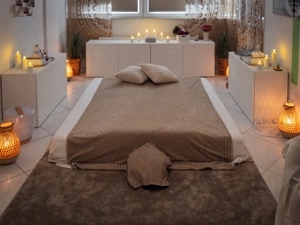 Tantra Massage + Lingam - Empfangen ohne Gier, ganz bei Dir - Tantraflüsterin Bild 2