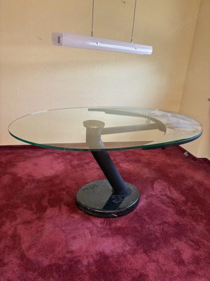 Ausgefallener ovaler Glasesstisch ferischwebend mit Marmorfuß 