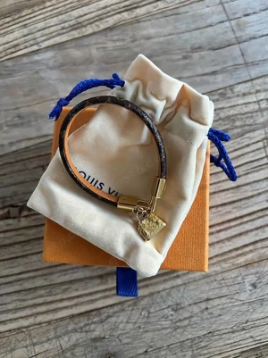 Louis Vuitton Alma Charm Armband