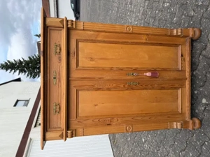 Top Restauriertes Weichholz Vertiko um1880 Honigfarben