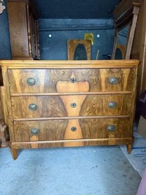 Biedermeier Kommode um 1820 Klassizissmus Nussbaum Patinazustand