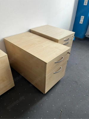 Verschiedene Rollcontainer, für das Büro oder zu Hause geeignet