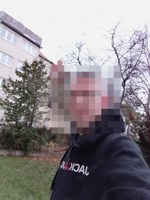 Reifer Kerl sucht willige devote junge Ausländerin, Stute 21-25 für Outdoor Fun