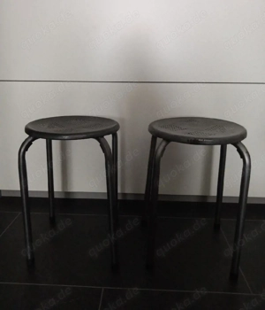 2 Metall Hocker stapelbar 