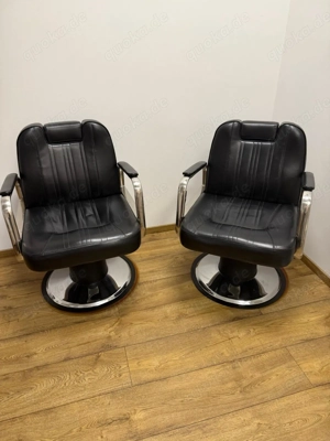 2 Friseurstühle kostenlos abzugeben