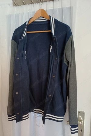 FC Bayern München Collegejacke schwarz gestickte Logos