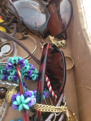 Verkaufe verschiedene schmuck 100 teile 