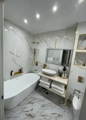 Handwerker für Fliesen und Trockenbau