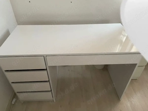 Schminktisch mit Spiegel