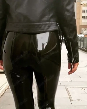 Dominanter , älterer Herr sucht junges , devotes Paar ( 21-38) für Wifesharing