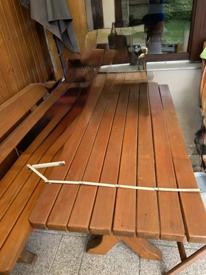 Gartentisch und Gartenbank