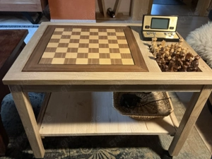 Schachcomputer Millenium Chess Genius Exclusive mit Tisch Bild 2