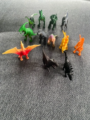 Dinosaurier Figuren Set 12 Stück neu Dino Spielzeug Sammlung Kind
