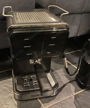 Ich verkaufe eine Espressomaschine   Kaffeemaschine der Marke KB Elements mit integriertem Milchsyst