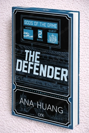 The Defender   Ana Huang | Sports Romance | Paperback | Gods of the Game Band 2 | LYX