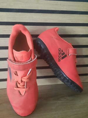 Adidas Fußballschule mit Noppen Gr. 35,5