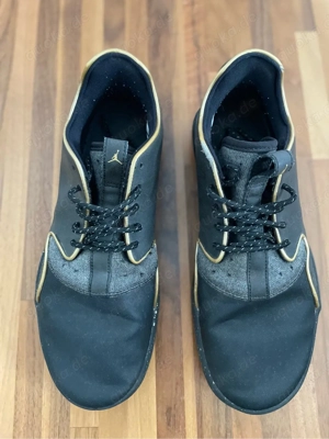 Nike Air Jordan schwarz Gr 42