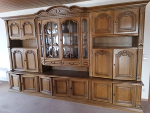 Schrankwand Eiche rusikal sehr gepflegt abzugeben