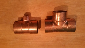 2 große Kupferfittinge -T-Stücke, 54 x 54 x 54   54 x 28 x 54 mm
