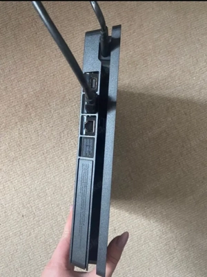 PS4 slim  