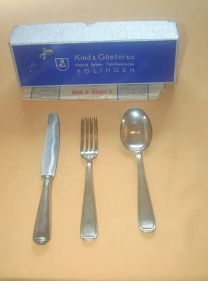  18- teiliges Tafelbesteck aus Solingen mit 90er Versilberung