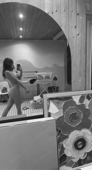  Dominante Frau   heißer Sex Chat für mutige Männer (18+) 