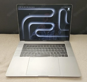 Apple MacBook Pro 15,4' 2,9GHz i7 Quad-Core space gray (145 Zyklen!!) - Top!