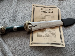 Drei Sammler Dolche mit Zertifikat.