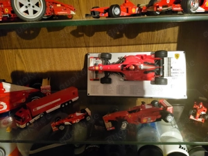 Ferrari Formel-1 Modellautos 1:18   Michael Schumacher   F2001   F2003-GA   66:66 Poles Bild 5