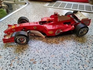 Ferrari Formel-1 Modellautos 1:18   Michael Schumacher   F2001   F2003-GA   66:66 Poles Bild 3