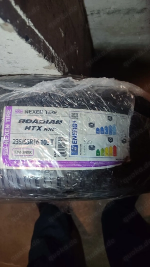 8 neue ganzjährige Reifen 235 65 R16   103T