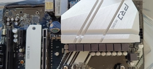 ASRock X570M Pro4 AM4 mATX Mainboard - NEU Retail! 140    Bild 10