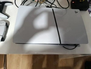 ps5 console mit 2 controller  Bild 2