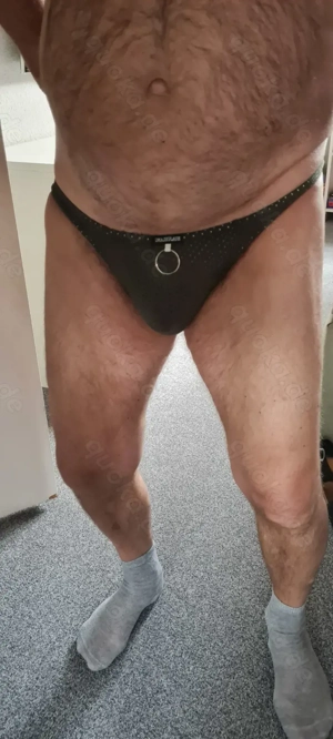 Frührentner in guter Verfassung möchte gerne geblasen und gefickt werden