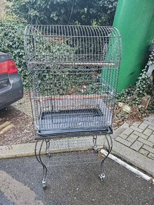 Großer vogelkäfig